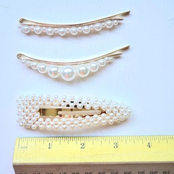 Pearls Studded Hair Clip/Pin Set - Picture 3 of 3